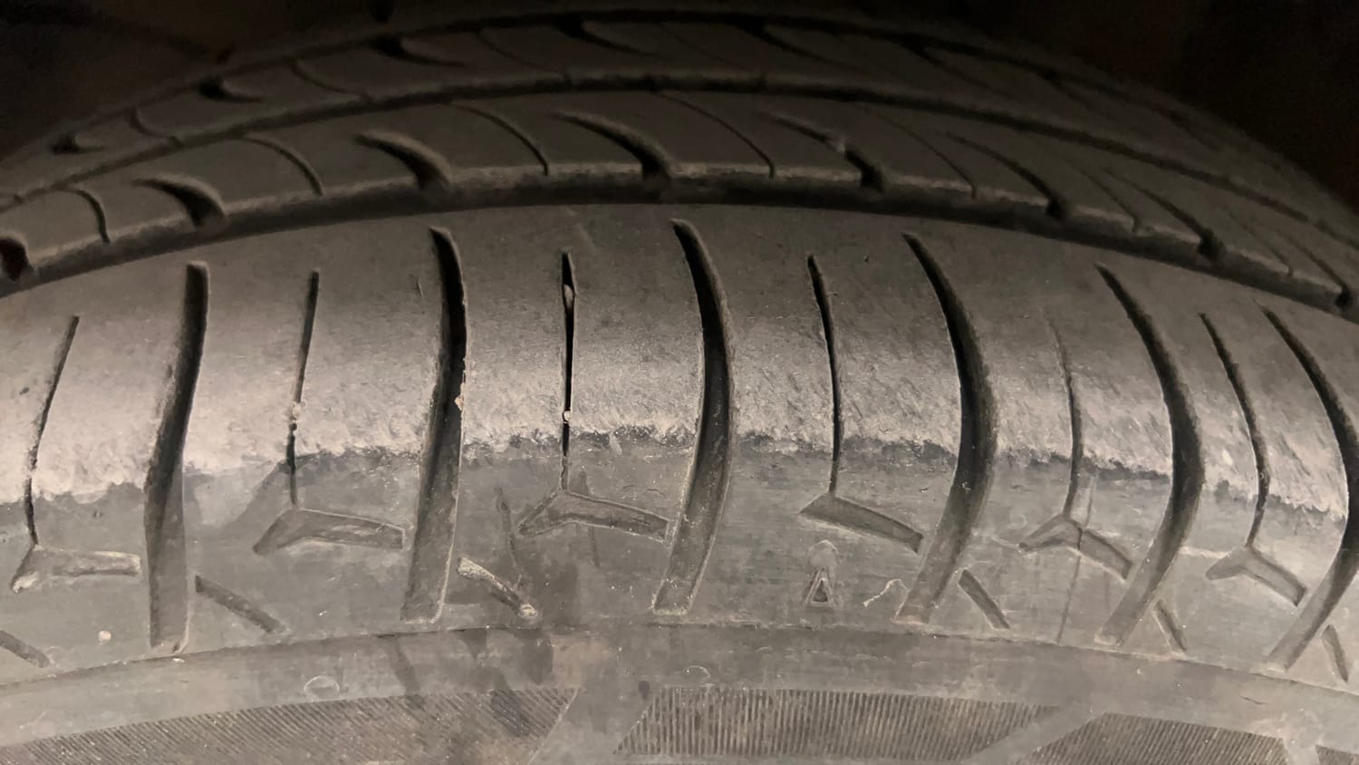 Used 2014 Honda Amaze 1.5 VX i-DTEC Diesel Manual tyres LEFT FRONT TYRE TREAD VIEW