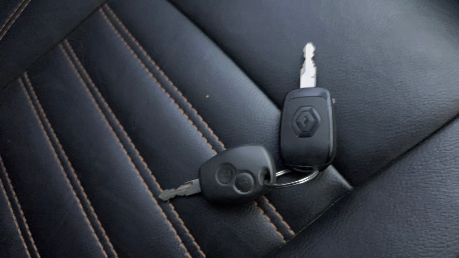 Used 2015 Renault Duster RxL Petrol Petrol Manual extra CAR KEY VIEW