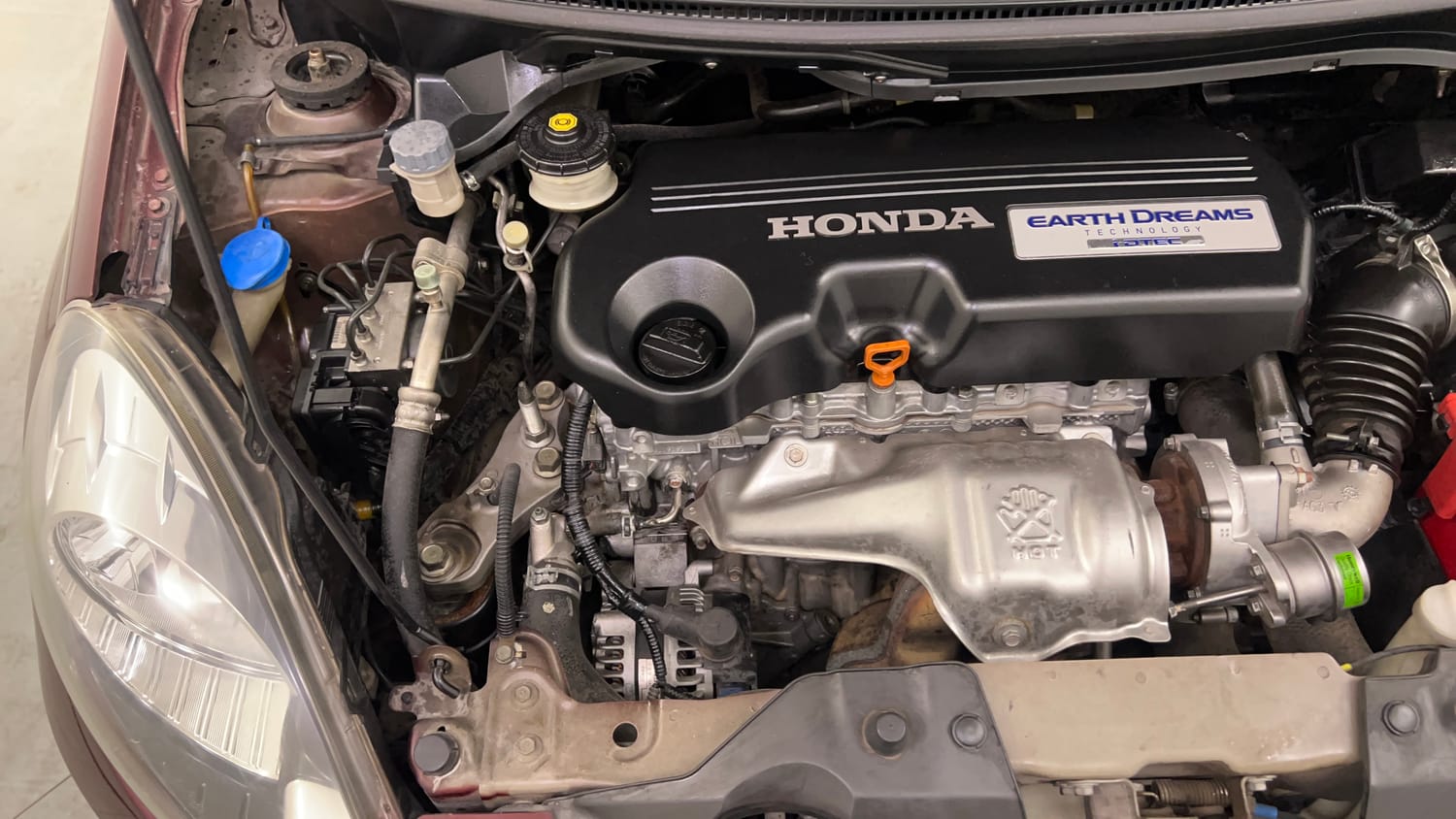 Used 2014 Honda Amaze 1.5 VX i-DTEC Diesel Manual engine ENGINE RIGHT SIDE VIEW