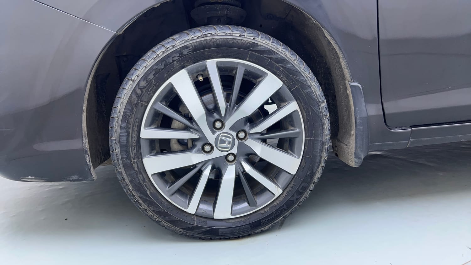 Used 2021 Honda City ZX CVT Petrol Petrol Automatic tyres LEFT FRONT TYRE RIM VIEW