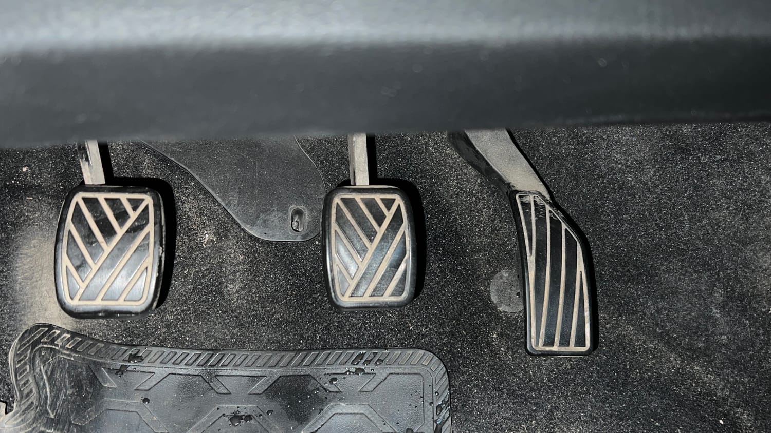 Used 2015 Maruti Suzuki Swift VXi Petrol Manual interior PEDALS VIEW