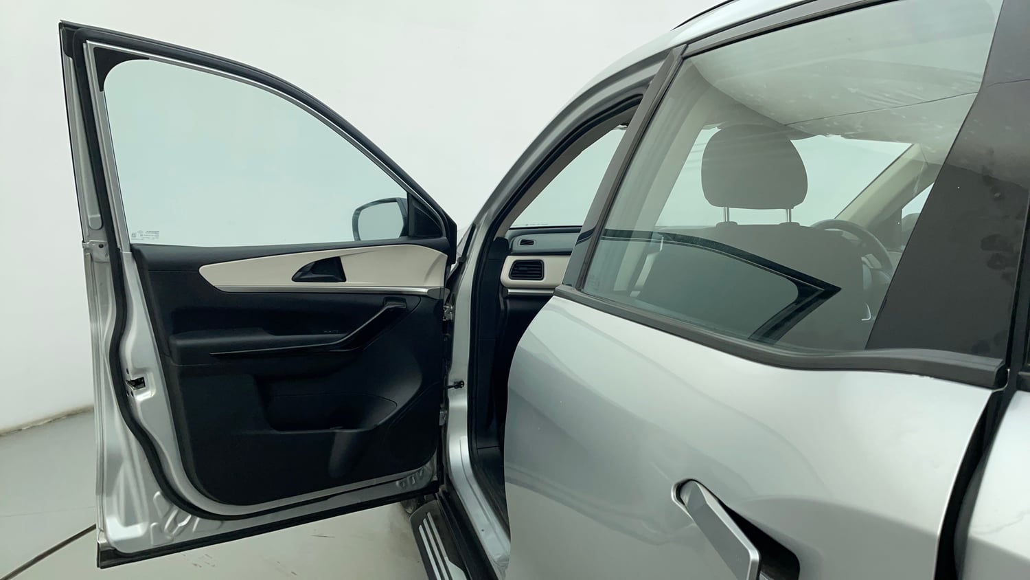 Used 2022 Mahindra XUV700 AX 5 Petrol AT 5 STR Petrol Automatic interior LEFT FRONT DOOR OPEN VIEW