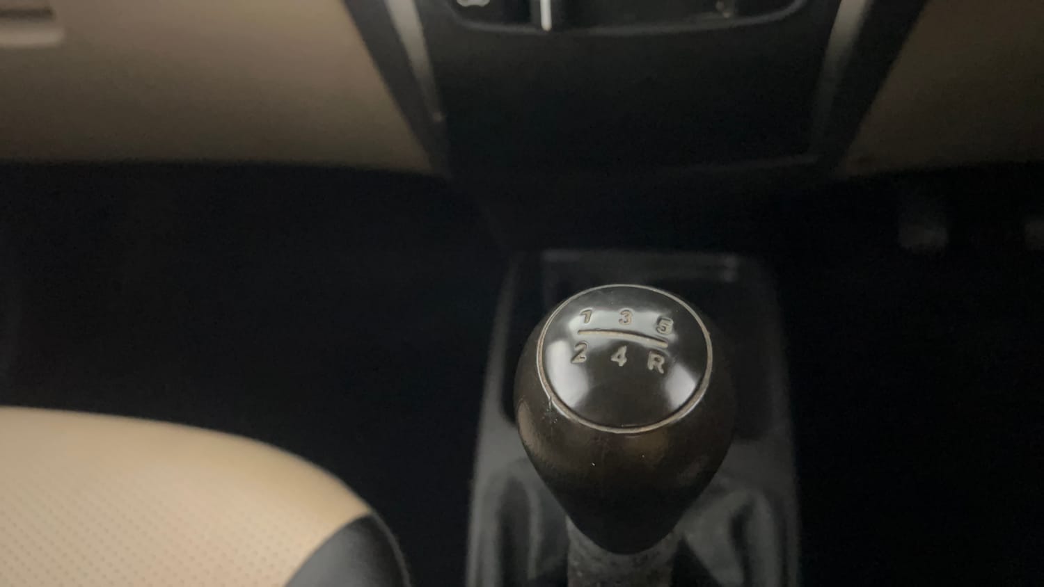 Used 2014 Hyundai Eon Era + Petrol Manual interior GEAR  KNOB VIEW