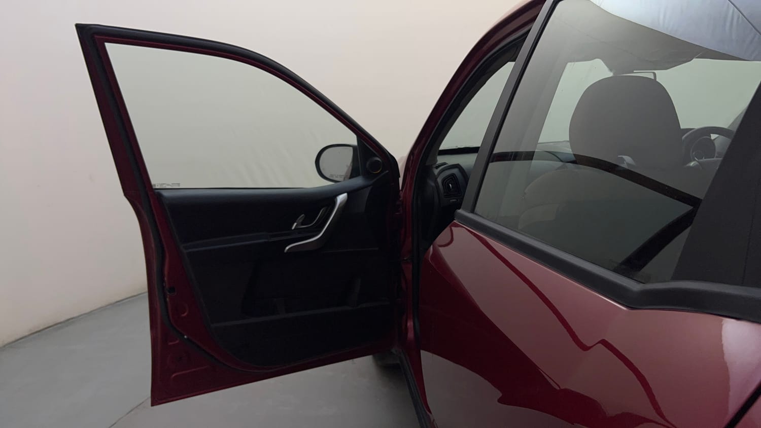 Used 2019 Mahindra XUV500 W9 AT Diesel Automatic interior LEFT FRONT DOOR OPEN VIEW
