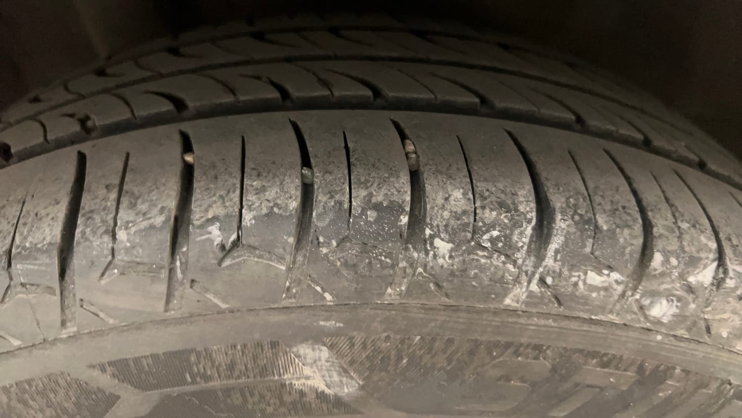 Used 2014 Honda Amaze 1.5 VX i-DTEC Diesel Manual tyres RIGHT REAR TYRE TREAD VIEW