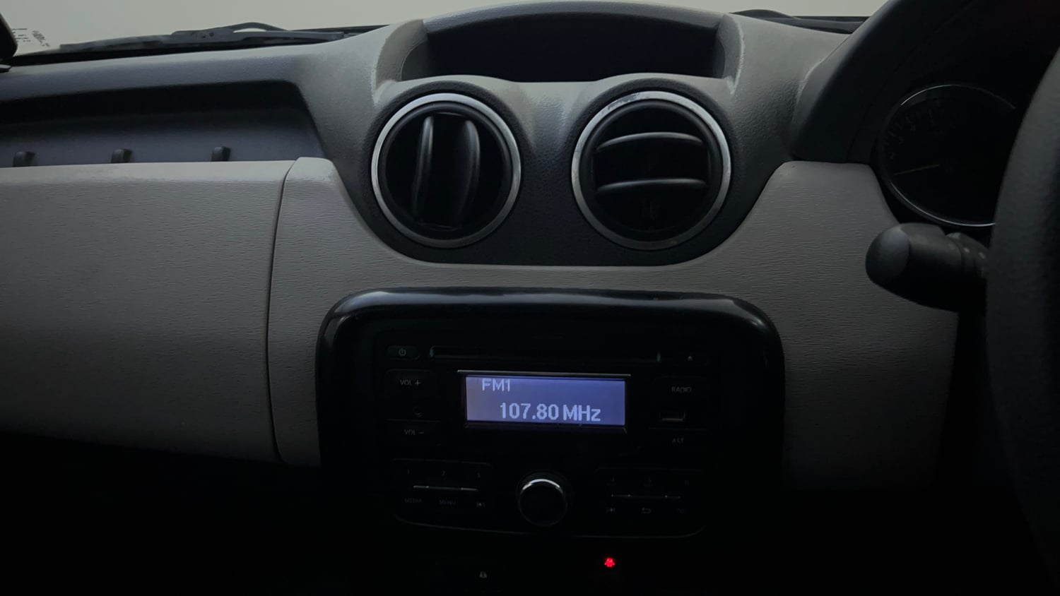 Used 2015 Renault Duster RxL Petrol Petrol Manual top_features Integrated (in-dash) music system