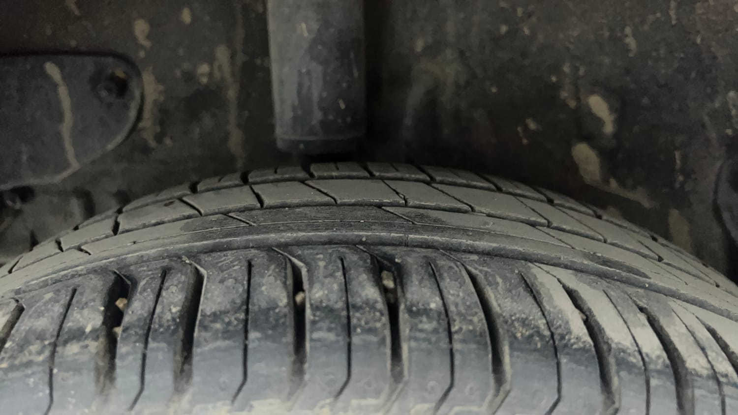 Used 2015 Tata Zest XMS Petrol Petrol Manual tyres RIGHT REAR TYRE TREAD VIEW