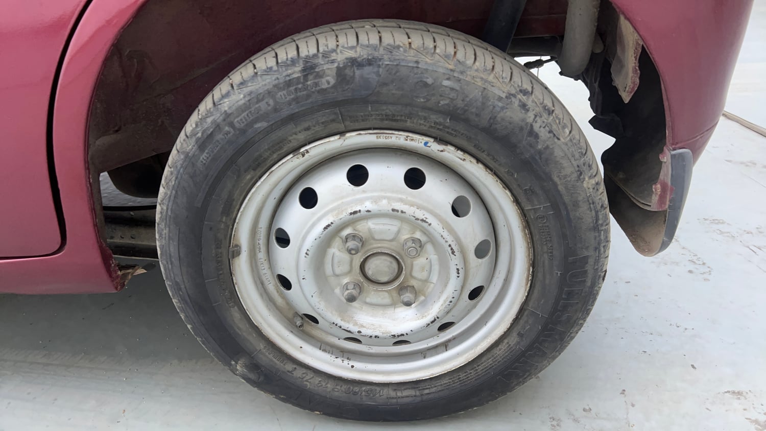 Used 2012 Maruti Suzuki Wagon R 1.0 LXi CNG Cng Manual tyres LEFT REAR TYRE RIM VIEW