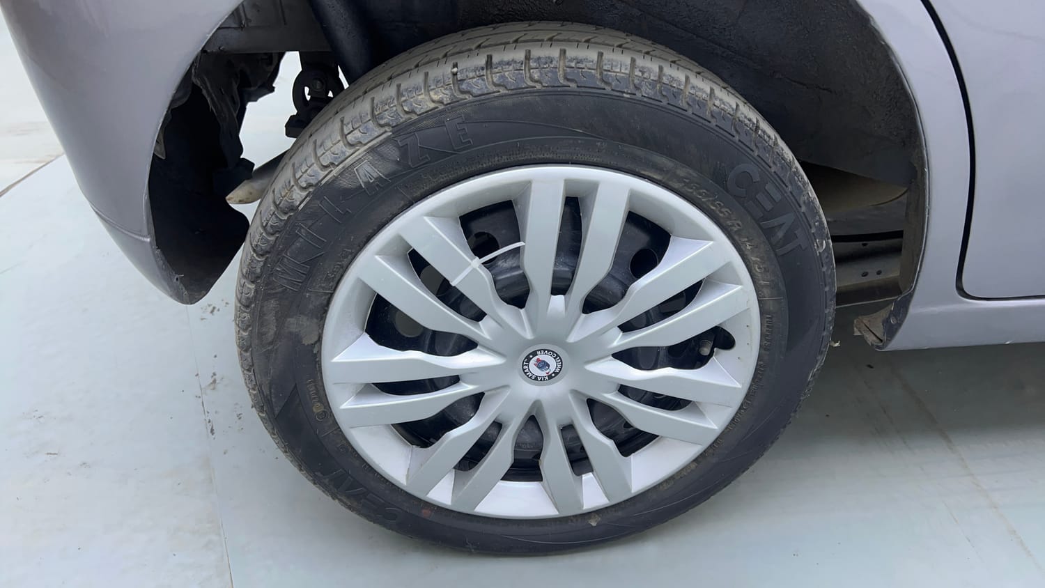 Used 2017 Maruti Suzuki Wagon R VXI Petrol Manual tyres RIGHT REAR TYRE RIM VIEW