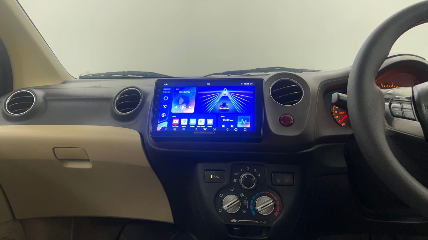 Used 2014 Honda Amaze 1.5 VX i-DTEC Diesel Manual interior MUSIC SYSTEM & AC CONTROL VIEW