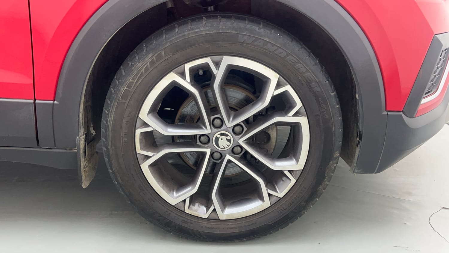 Used 2022 Skoda Kushaq Style 1.0L TSI AT Petrol Automatic tyres RIGHT FRONT TYRE RIM VIEW
