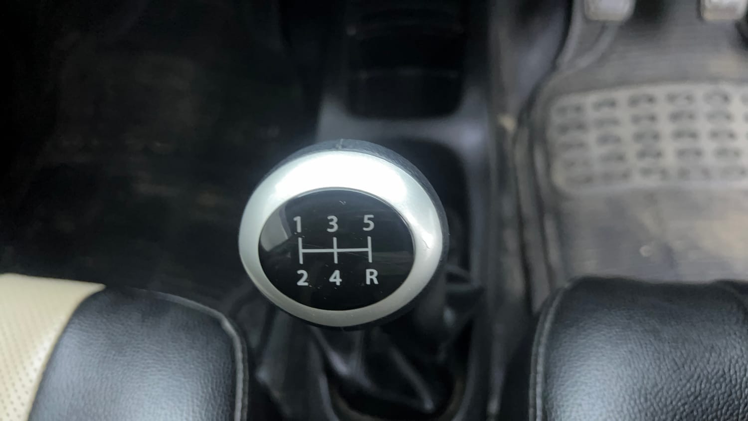 Used 2017 Maruti Suzuki Wagon R VXI Petrol Manual interior GEAR  KNOB VIEW