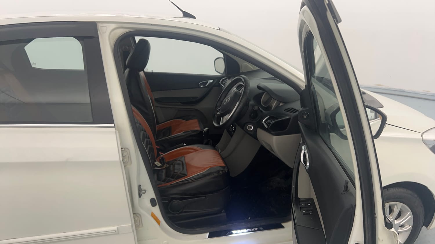 Used 2017 Tata Tiago Revotorq XZ Diesel Manual interior RIGHT SIDE FRONT DOOR CABIN VIEW