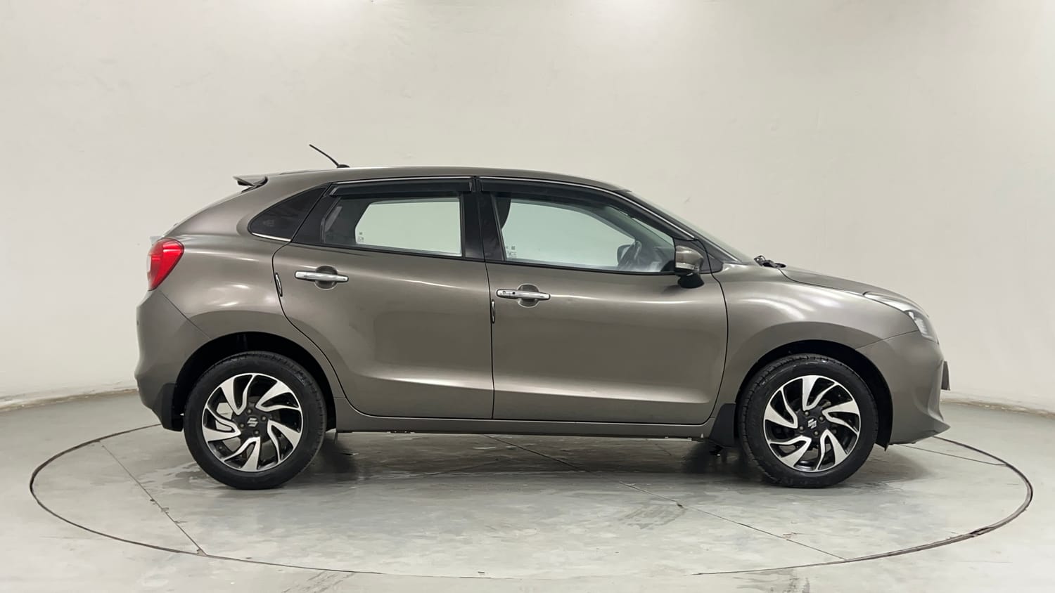 Used 2020 Maruti Suzuki Baleno Zeta Petrol Manual exterior RIGHT SIDE VIEW