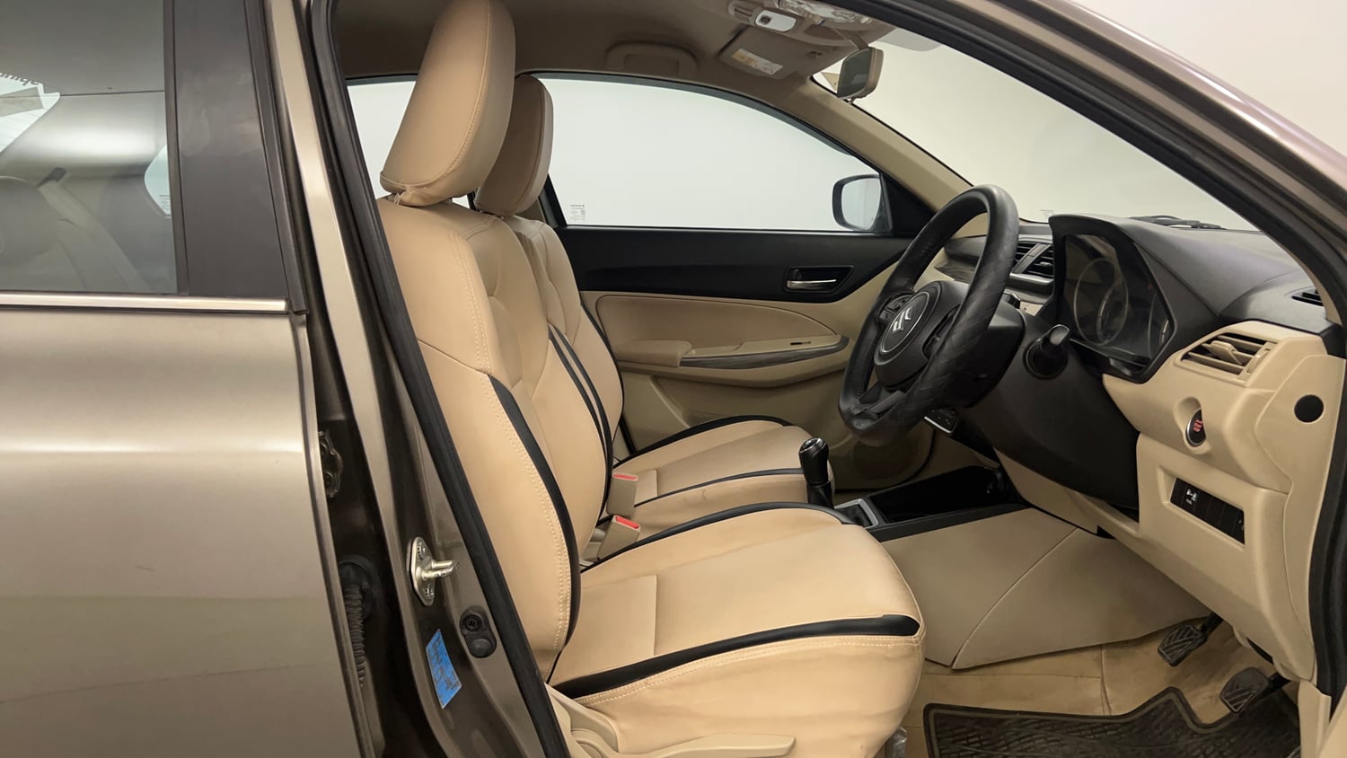 Used 2022 Maruti Suzuki Dzire ZXi CNG Cng Manual interior RIGHT SIDE FRONT DOOR CABIN VIEW