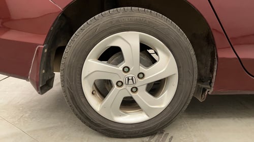 Used 2015 Honda City VX Petrol Manual tyres RIGHT REAR TYRE RIM VIEW
