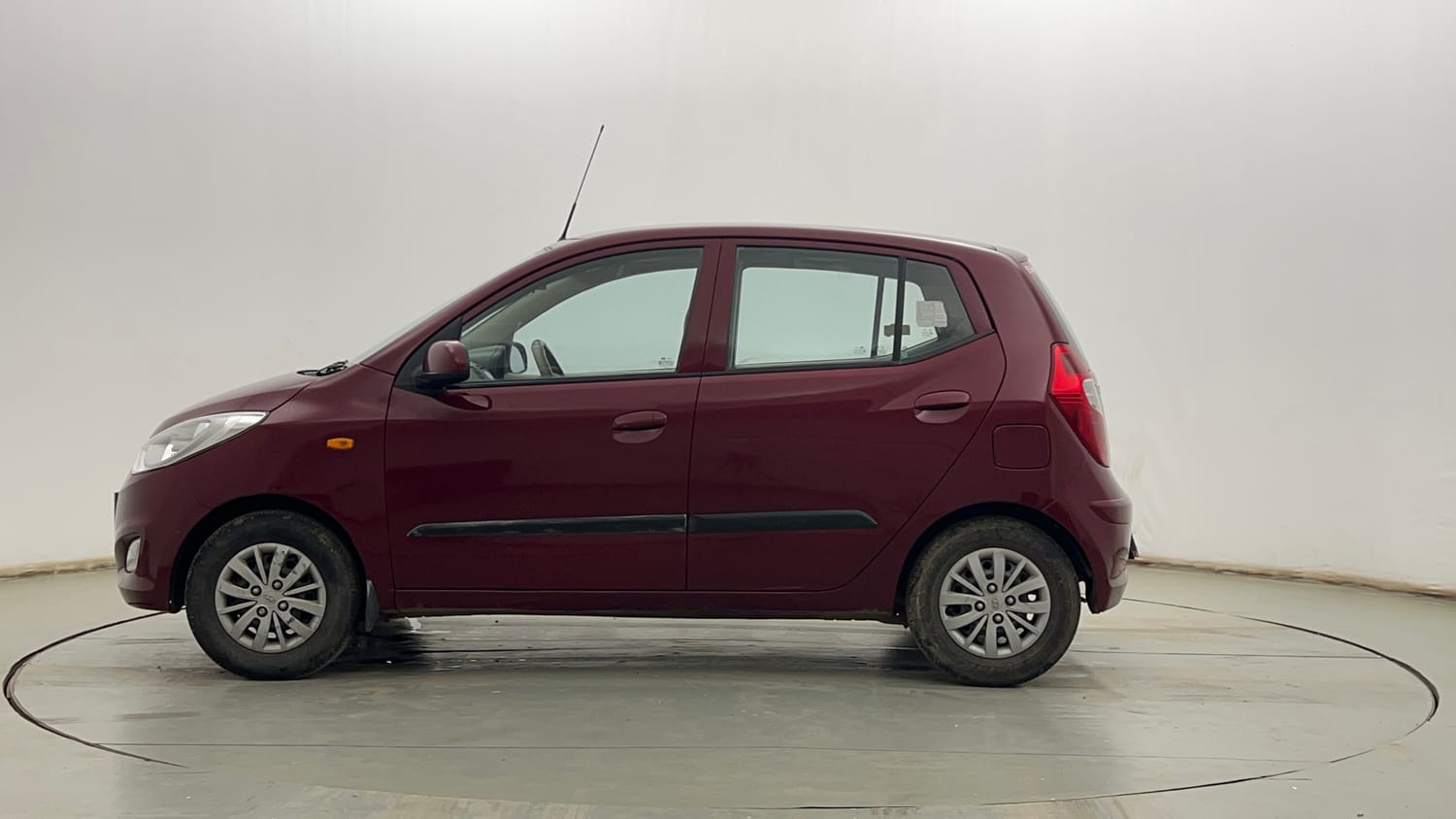 Used 2016 Hyundai i10 Sportz 1.1 iRDE2 Petrol Manual exterior LEFT SIDE VIEW