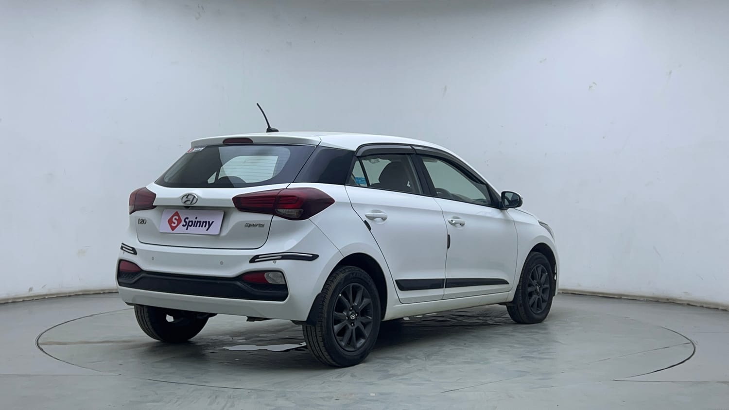 Used 2019 Hyundai Elite i20 Sportz Plus 1.2 Petrol Manual exterior RIGHT REAR CORNER VIEW