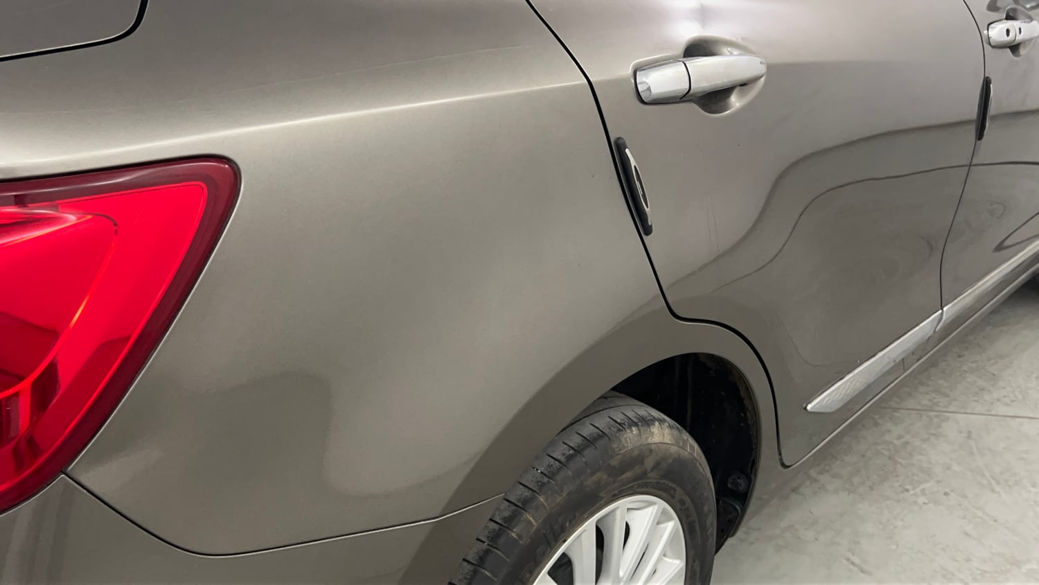 Used 2022 Maruti Suzuki Dzire ZXi CNG Cng Manual dents MINOR DENT