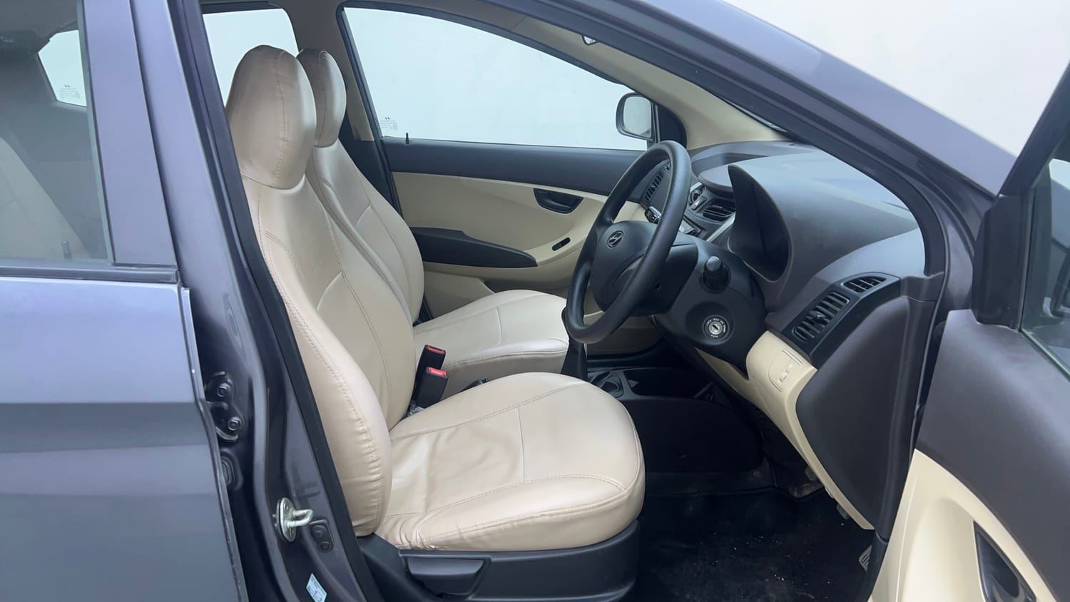 Used 2017 Hyundai Eon Era + Petrol Manual interior RIGHT SIDE FRONT DOOR CABIN VIEW