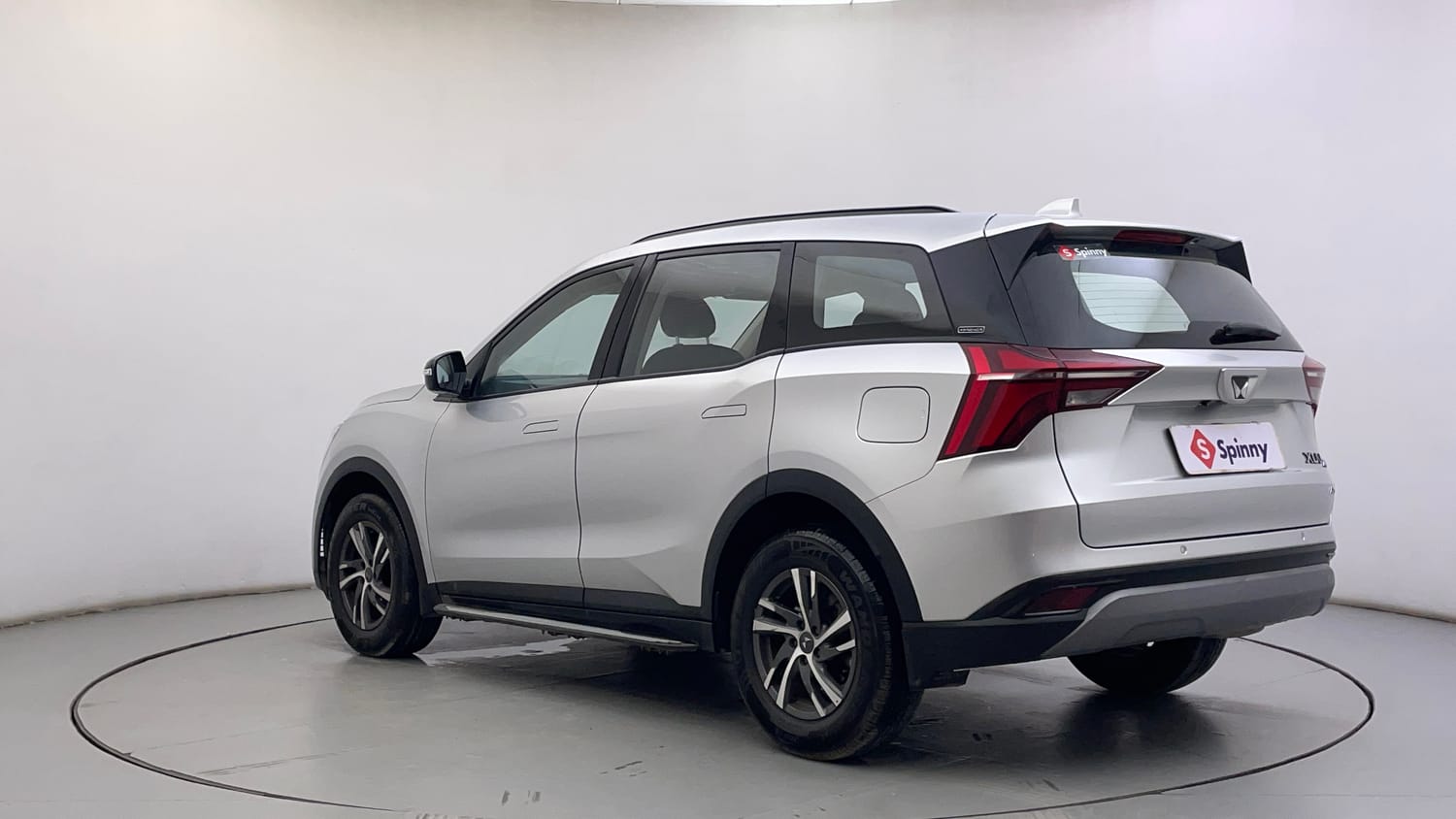 Used 2022 Mahindra XUV700 AX 5 Petrol AT 5 STR Petrol Automatic exterior LEFT REAR CORNER VIEW