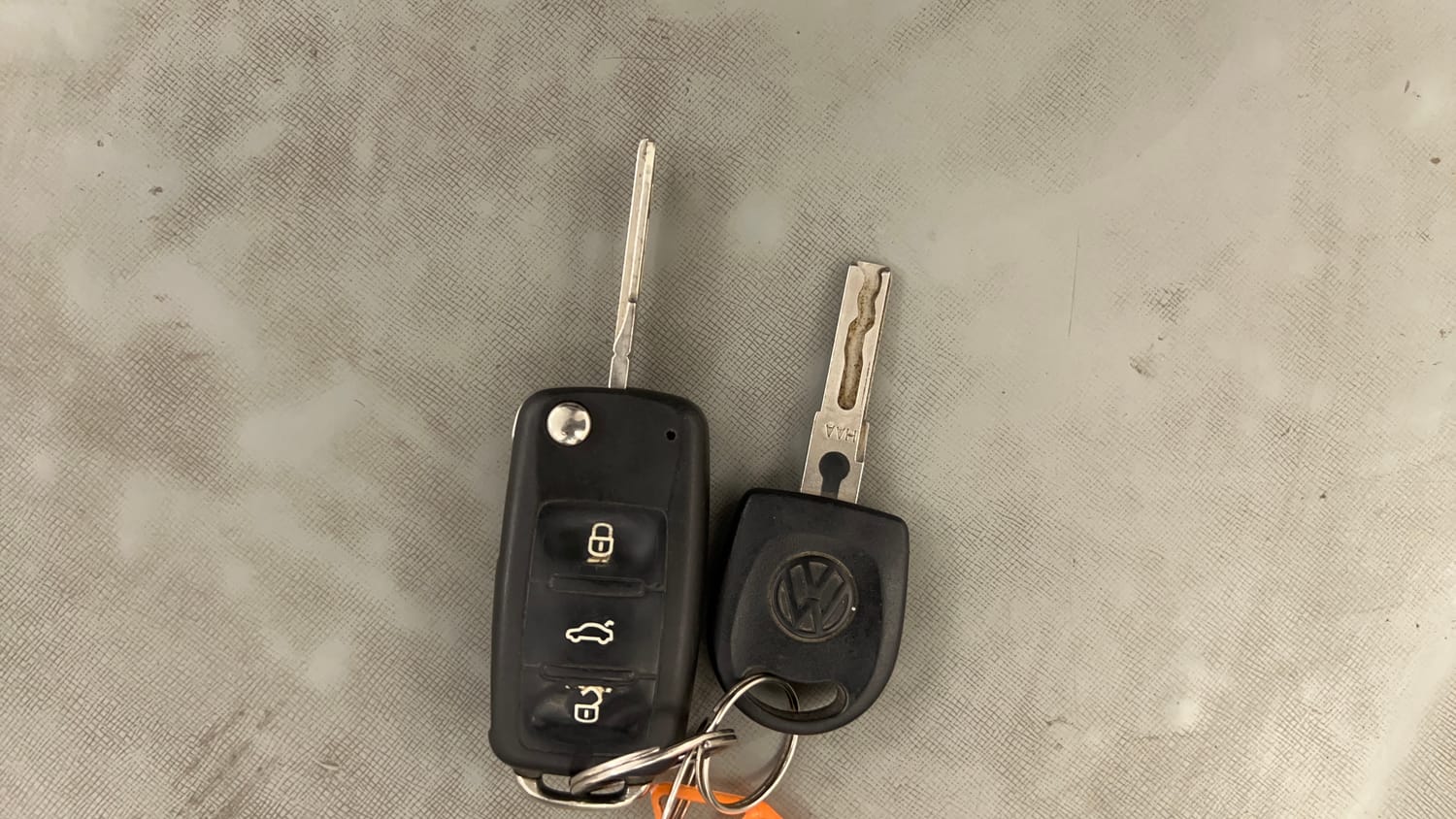 Used 2015 Volkswagen Polo Comfortline 1.2L (P) Petrol Manual extra CAR KEY VIEW