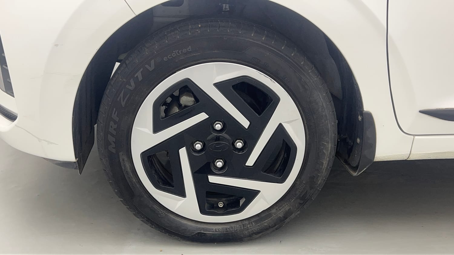 Used 2023 Hyundai Grand i10 Nios Sportz 1.2 Kappa VTVT Petrol Manual tyres LEFT FRONT TYRE RIM VIEW