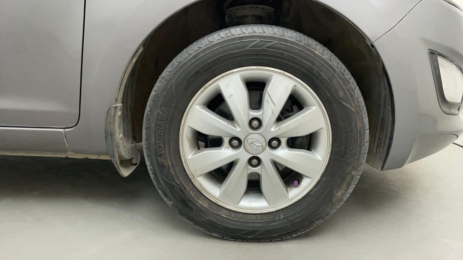 Used 2012 Hyundai i20 Sportz 1.2 Petrol Manual tyres RIGHT FRONT TYRE RIM VIEW
