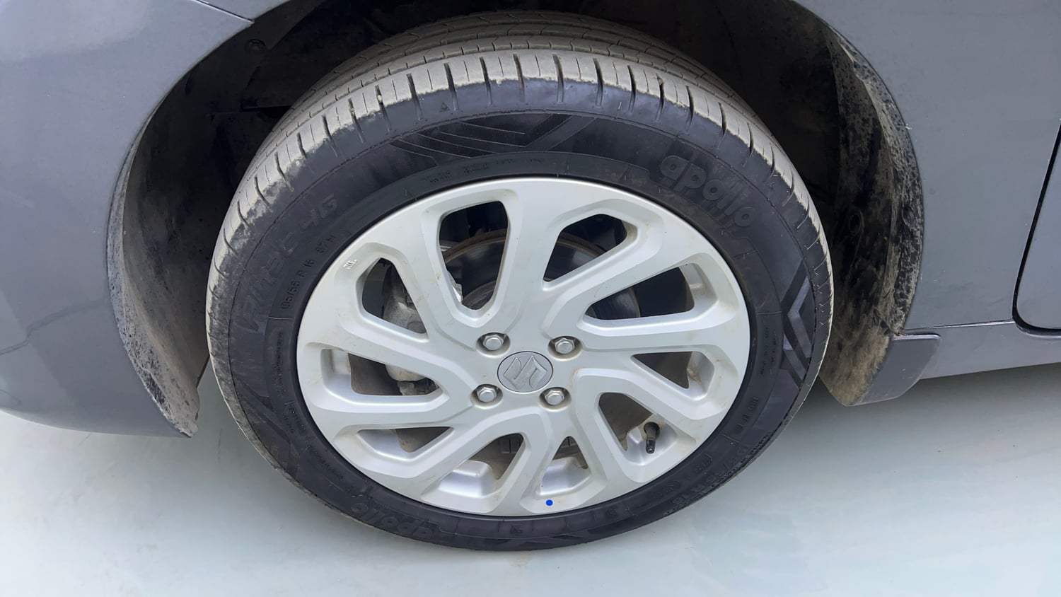 Used 2024 Maruti Suzuki Baleno Zeta AGS Petrol Automatic tyres LEFT FRONT TYRE RIM VIEW