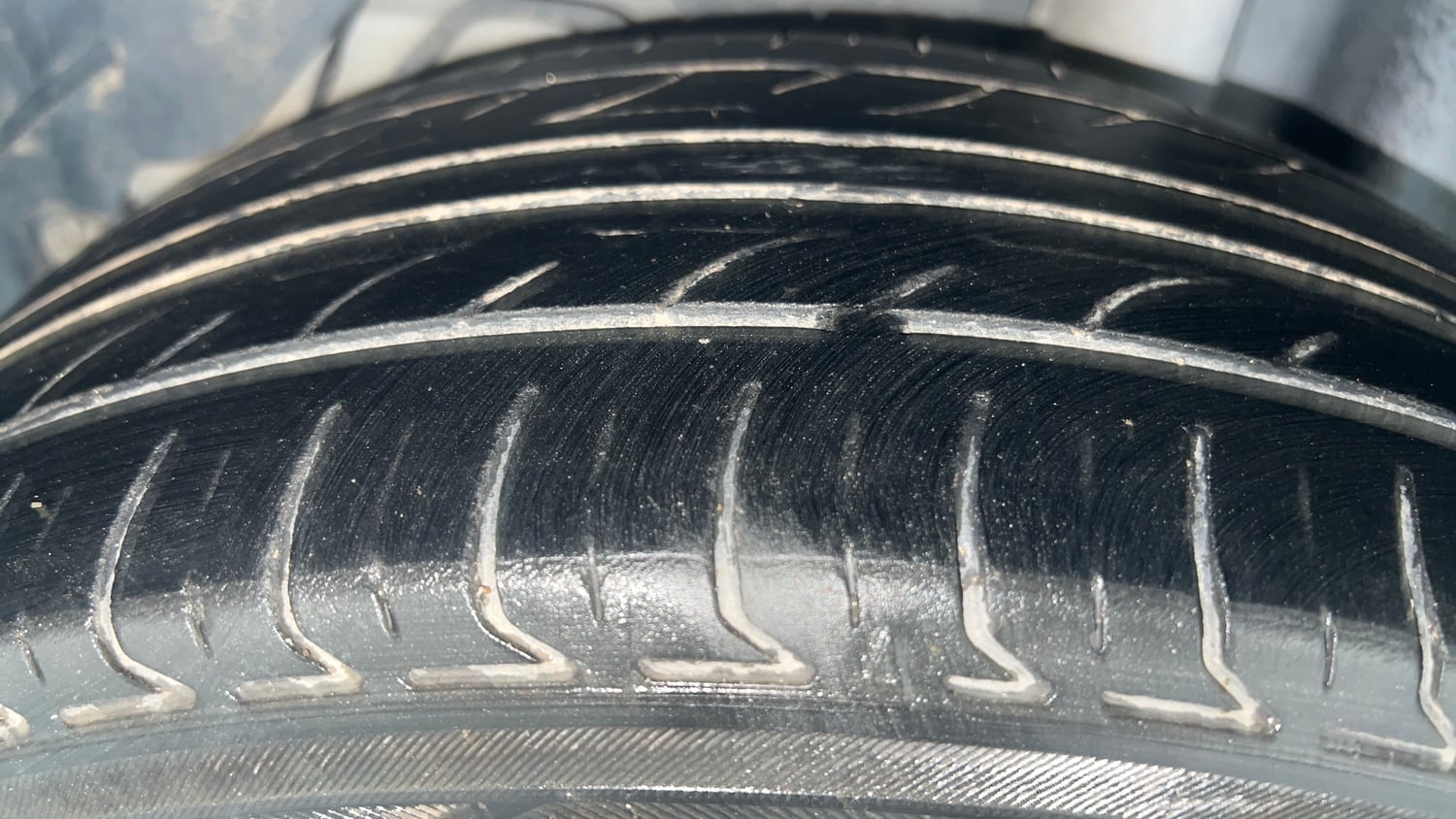Used 2016 Ford Figo Titanium 1.5 Ti-VCT AT Petrol Automatic tyres LEFT REAR TYRE TREAD VIEW