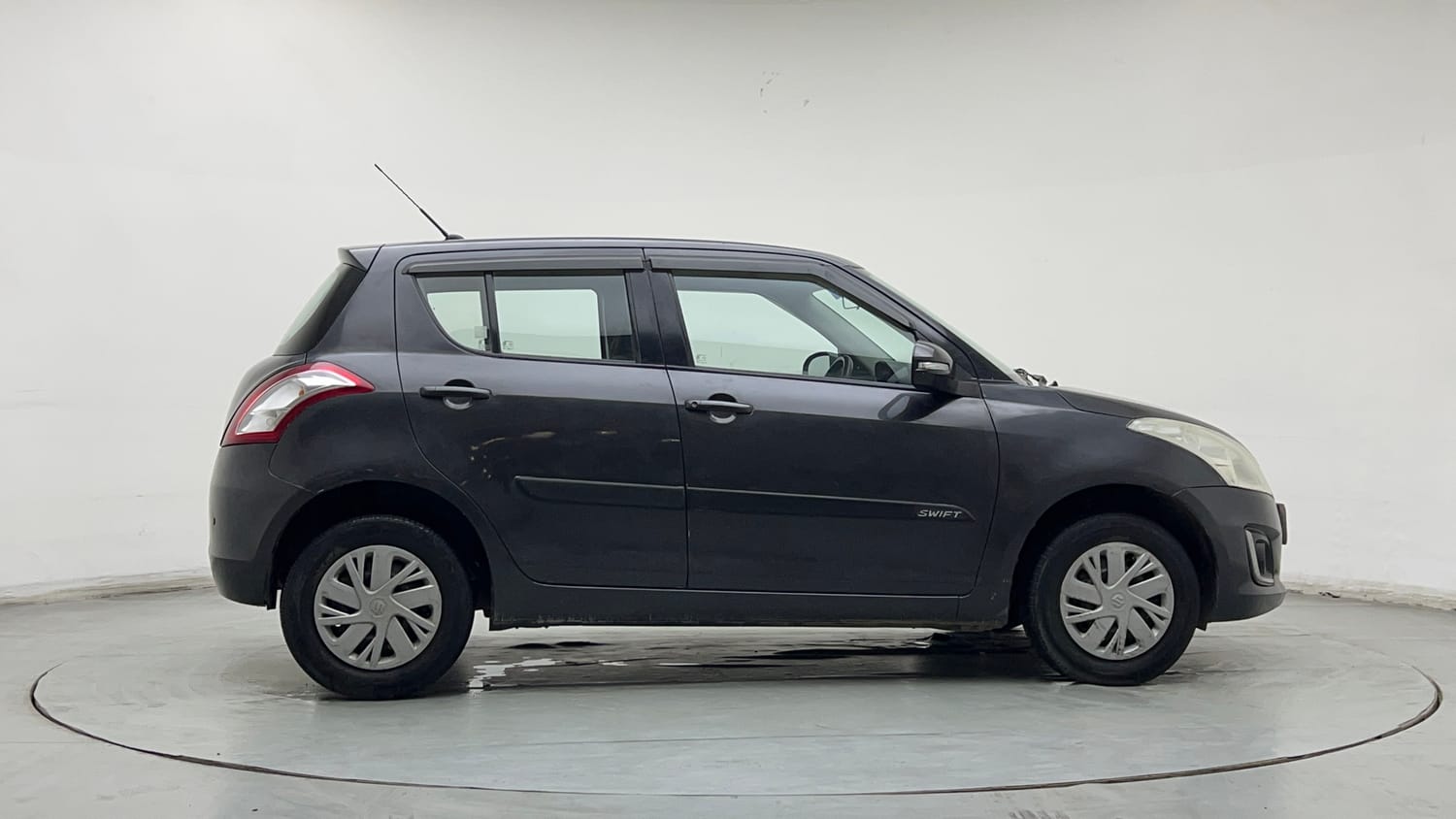 Used 2015 Maruti Suzuki Swift VXi Petrol Manual exterior RIGHT SIDE VIEW
