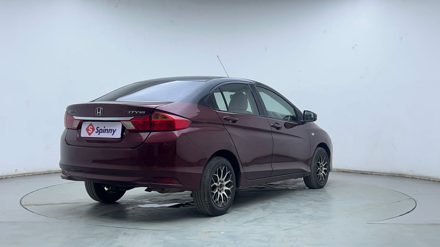 Used 2016 Honda City S Diesel Diesel Manual exterior RIGHT REAR CORNER VIEW