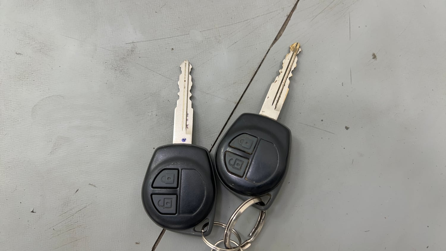 Used 2013 Maruti Suzuki Swift VXi Petrol Manual extra CAR KEY VIEW