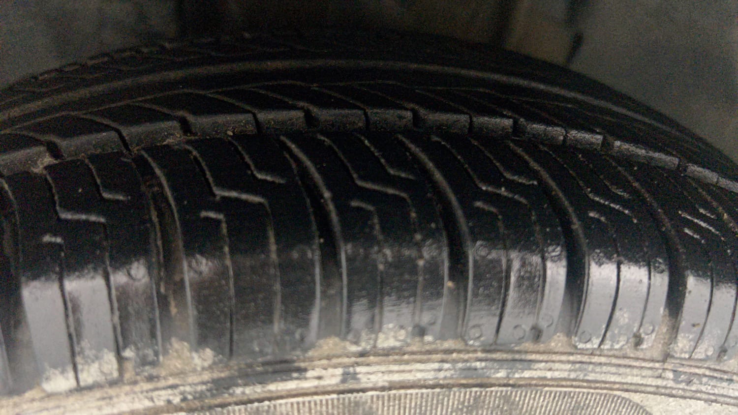 Used 2017 Tata Tiago Revotorq XZ Diesel Manual tyres LEFT FRONT TYRE TREAD VIEW