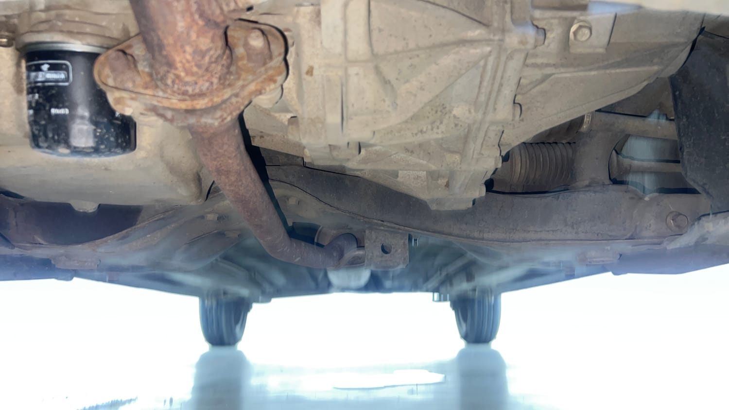 Used 2017 Maruti Suzuki Celerio ZXI (O) AMT Petrol Automatic extra FRONT LEFT UNDERBODY VIEW