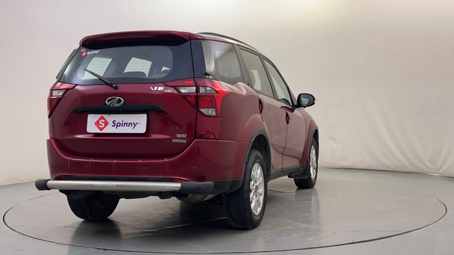 Used 2019 Mahindra XUV500 W9 AT Diesel Automatic exterior RIGHT REAR CORNER VIEW