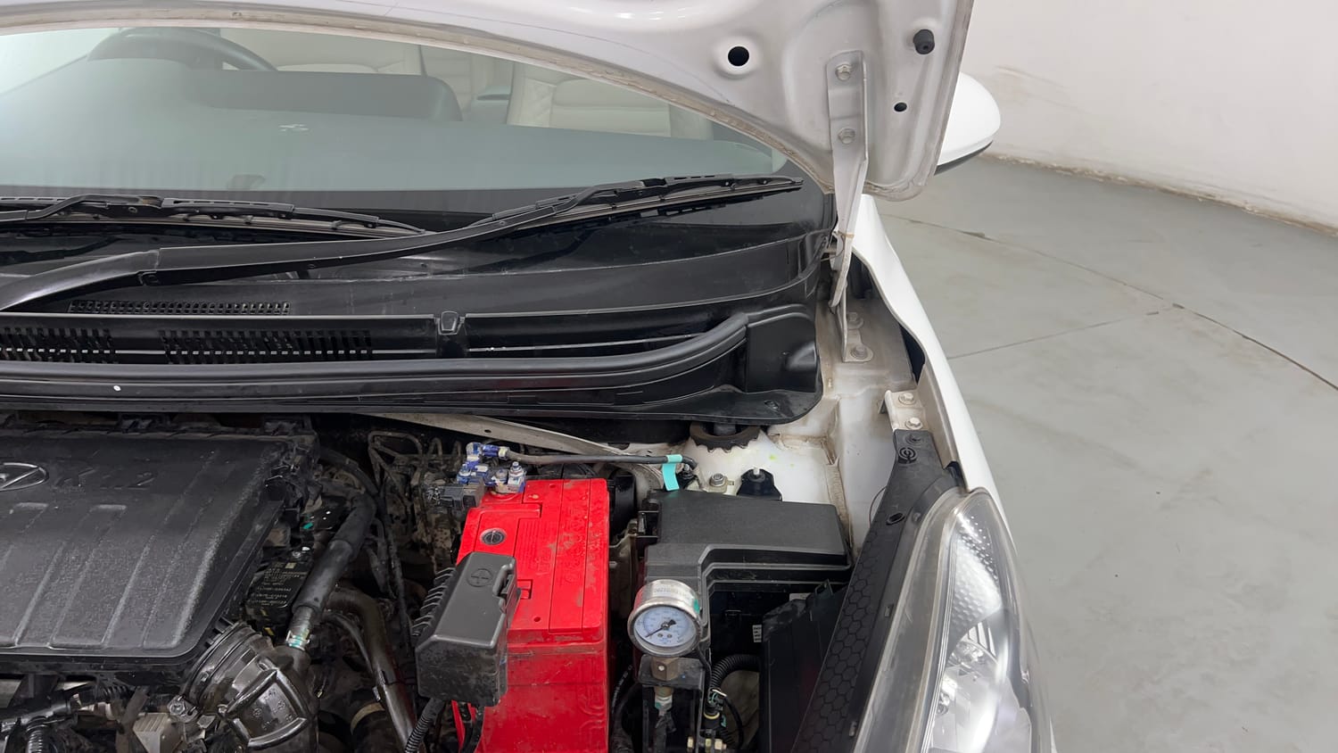 Used 2021 Hyundai Aura S 1.2 CNG Cng Manual engine ENGINE LEFT SIDE HINGE & APRON VIEW