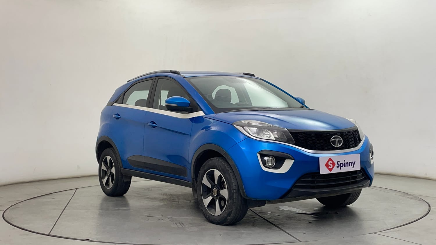 Used 2019 Tata Nexon XZ Plus Diesel Diesel Manual exterior RIGHT FRONT CORNER VIEW