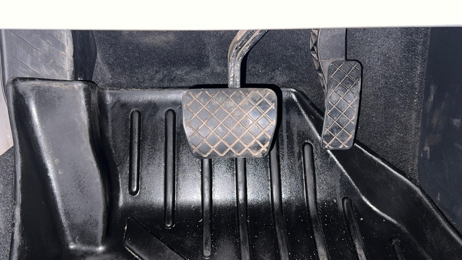 Used 2023 Volkswagen Taigun Topline 1.0 TSI AT Petrol Automatic interior PEDALS VIEW