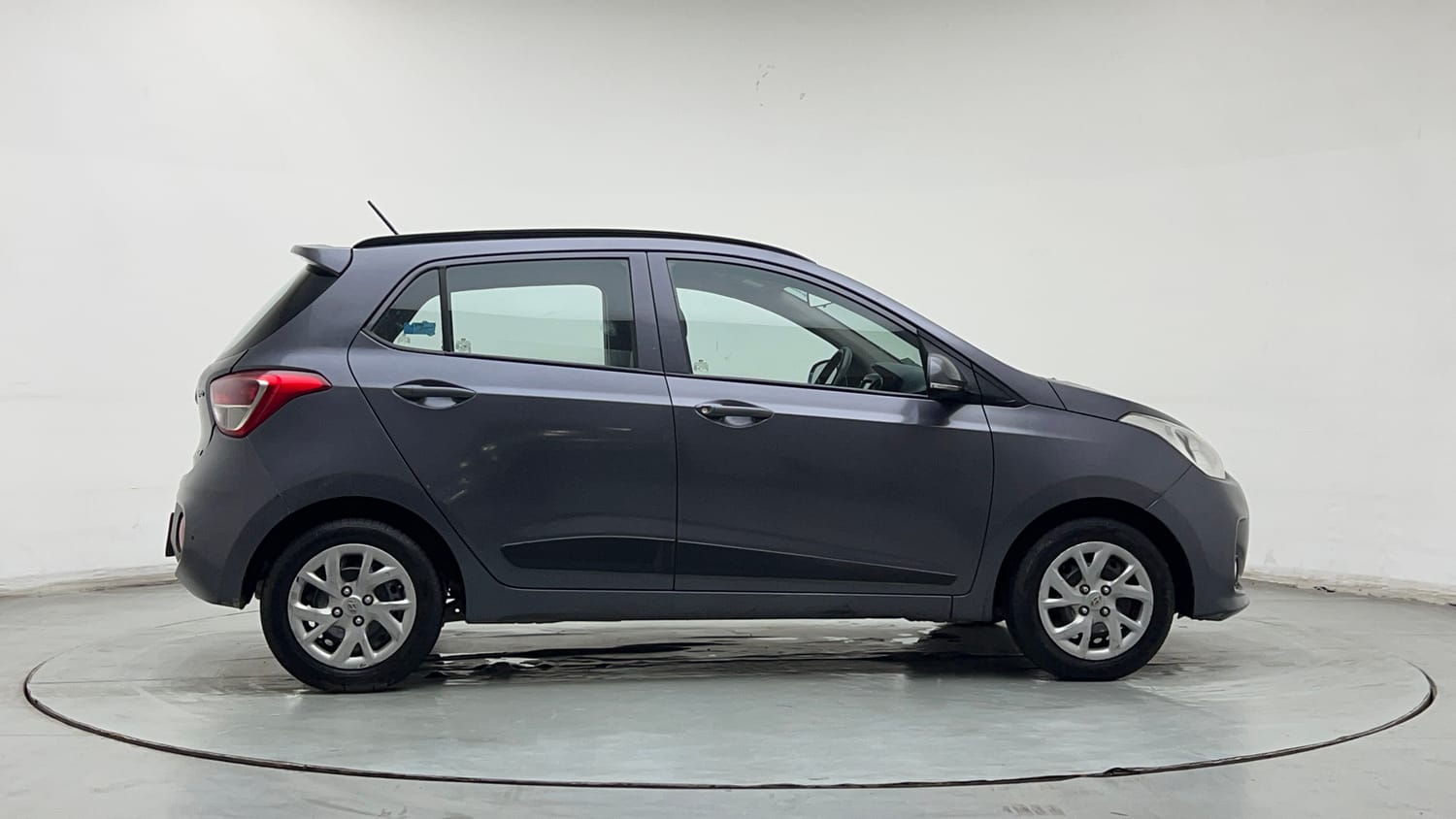Used 2019 Hyundai Grand i10 Sportz 1.2 Kappa VTVT Petrol Manual exterior RIGHT SIDE VIEW