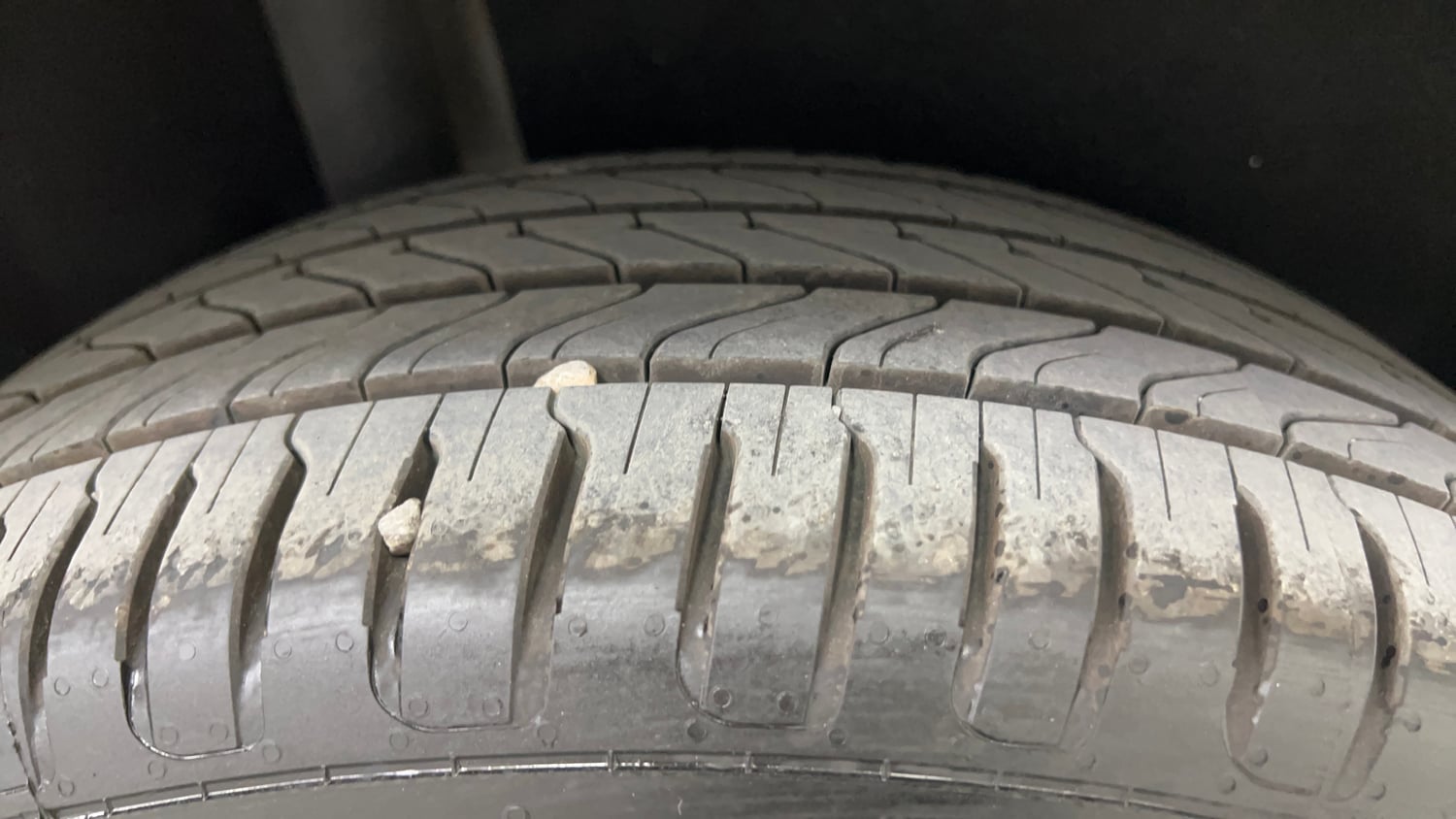 Used 2017 Ford EcoSport Titanium 1.5L Ti-VCT AT Petrol Automatic tyres RIGHT REAR TYRE TREAD VIEW