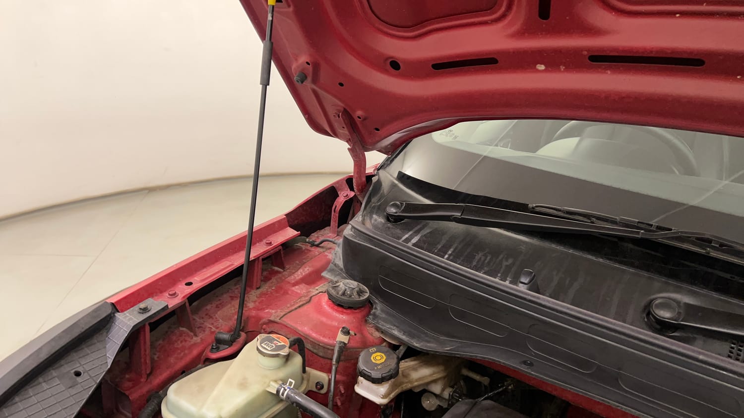 Used 2019 Hyundai Venue SX Plus 1.0 Turbo DCT Petrol Automatic engine ENGINE RIGHT SIDE HINGE & APRON VIEW