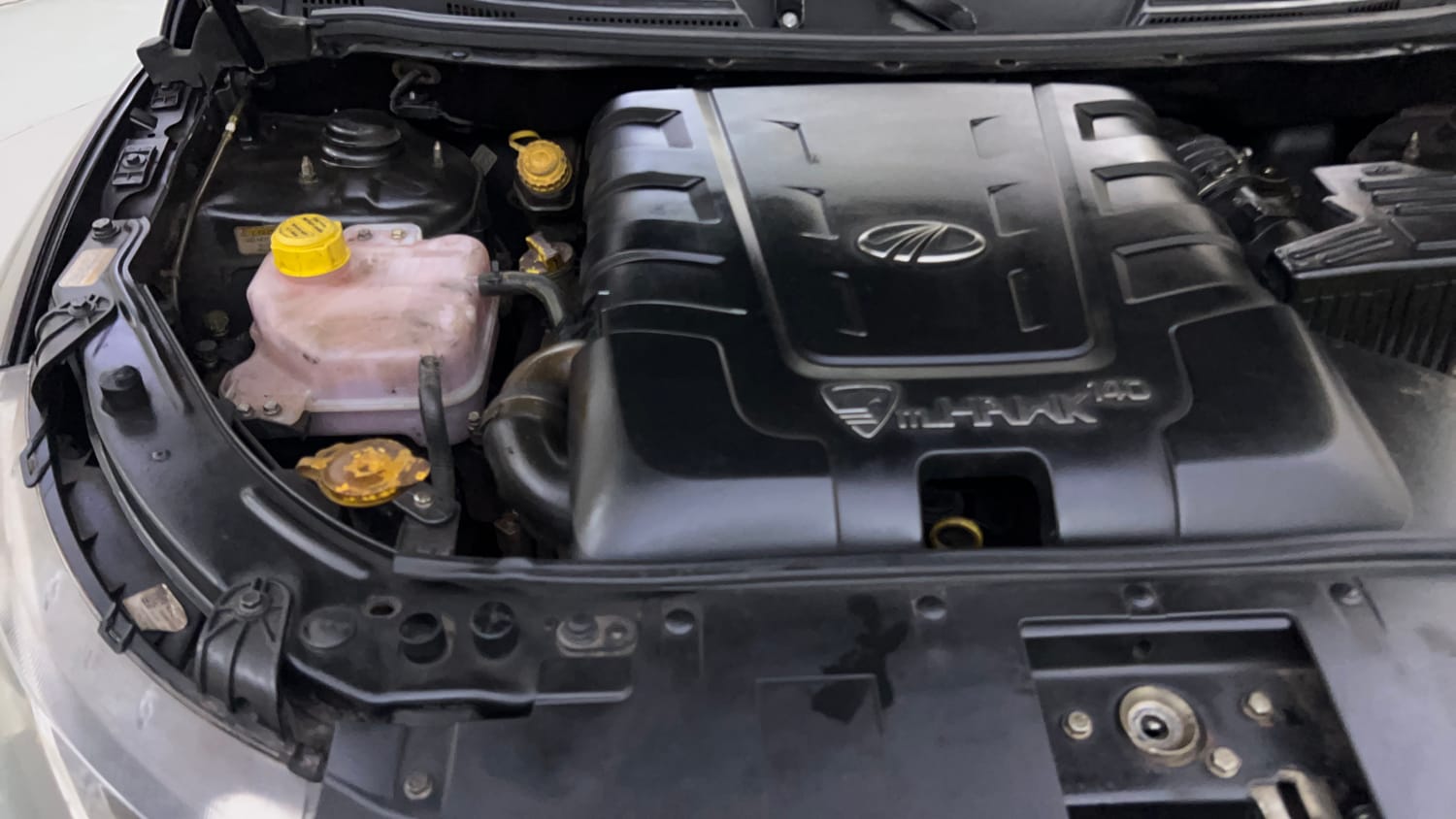 Used 2017 Mahindra XUV500 W10 AT Diesel Automatic engine ENGINE RIGHT SIDE VIEW