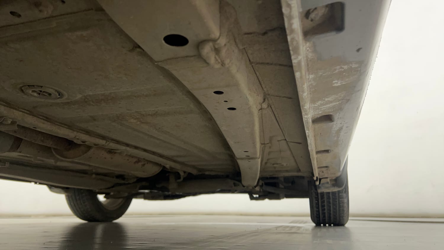 Used 2020 Maruti Suzuki Baleno Zeta Petrol Manual extra REAR RIGHT UNDERBODY VIEW