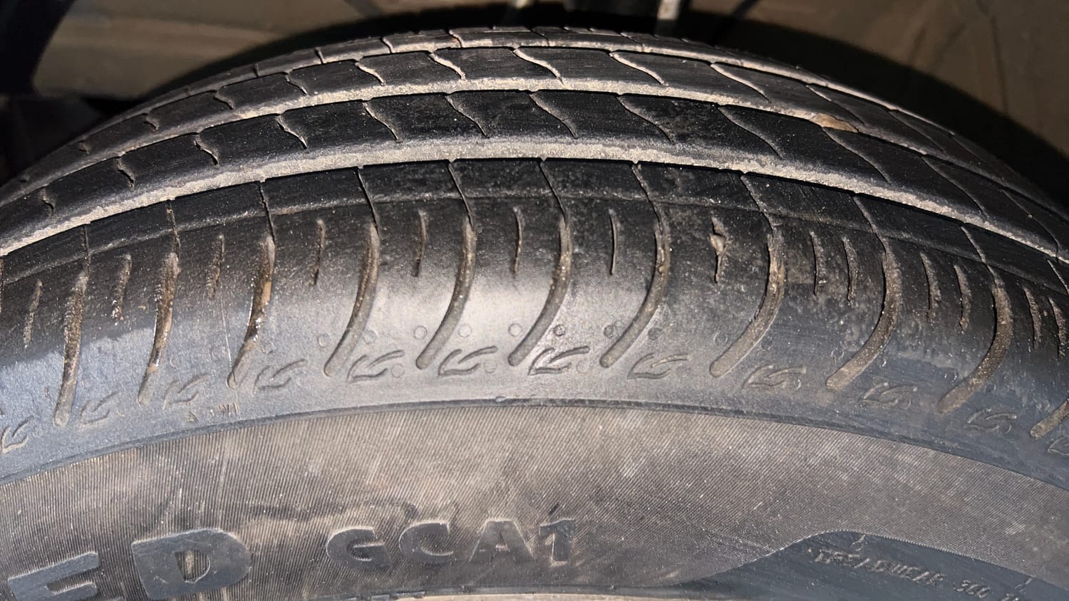 Used 2025 Maruti Suzuki Swift VXi AMT Petrol Automatic tyres LEFT FRONT TYRE TREAD VIEW
