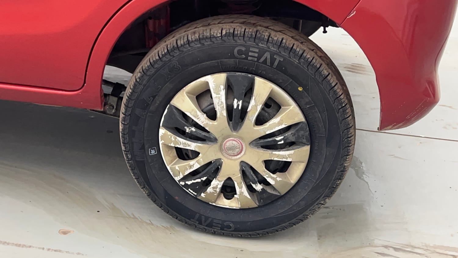 Used 2017 Maruti Suzuki Alto 800 LXi Petrol Manual tyres LEFT REAR TYRE RIM VIEW