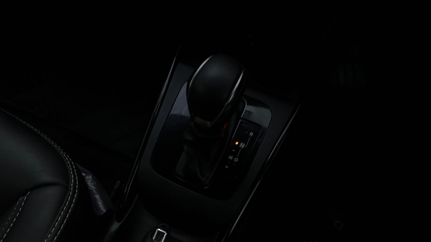 Used 2023 Toyota Glanza V AMT Petrol Automatic interior GEAR  KNOB VIEW