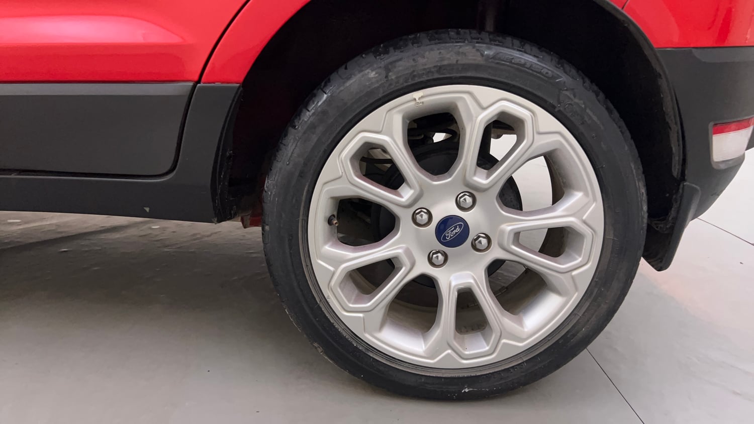 Used 2018 Ford EcoSport Titanium + 1.5L TDCi Diesel Manual tyres LEFT REAR TYRE RIM VIEW