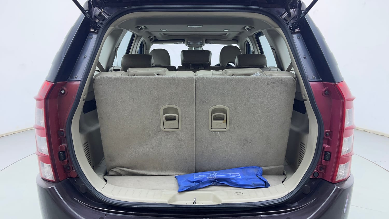 Used 2016 Mahindra XUV500 W10 AT Diesel Automatic interior DICKY INSIDE VIEW