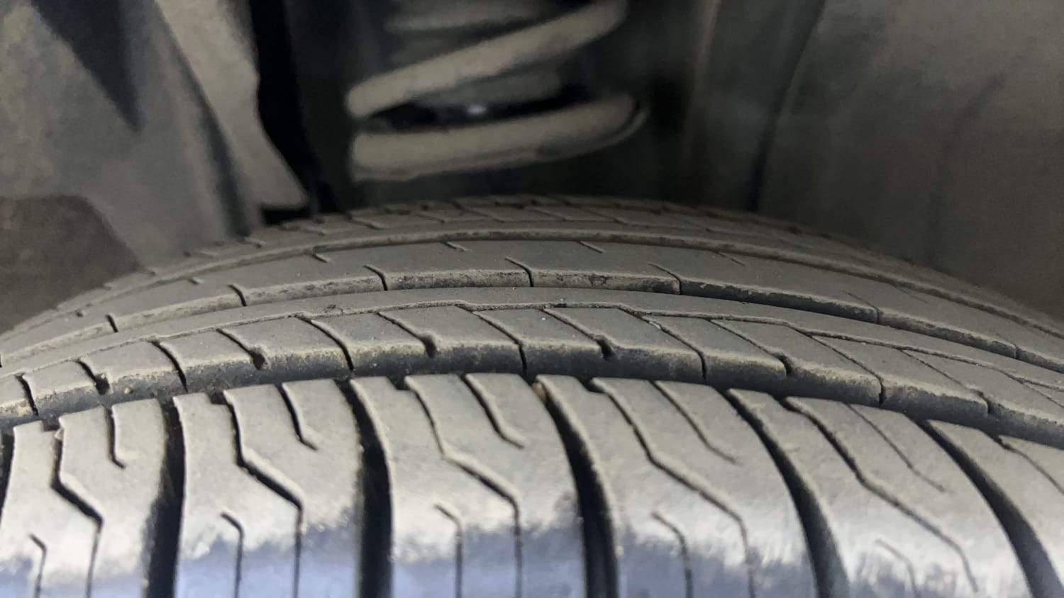 Used 2023 Renault Triber RXZ Petrol Manual tyres RIGHT FRONT TYRE TREAD VIEW